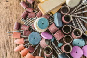 06-skeletima-1920x1280-repairing-tools